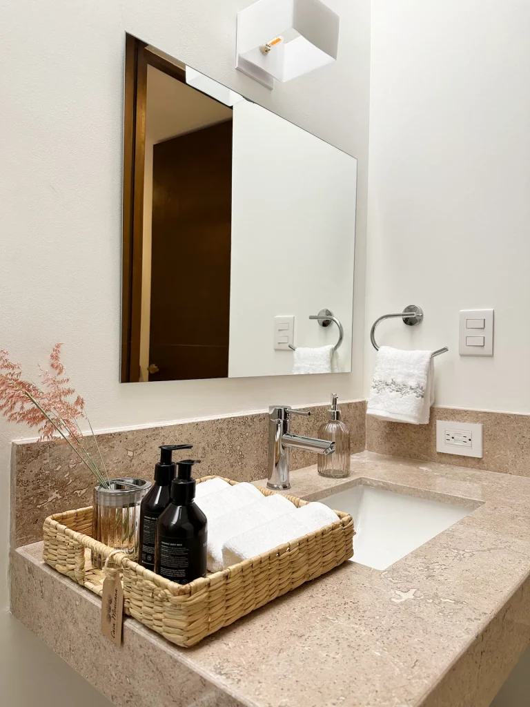 cdbb636e-3699-4b65-8769-a6b021376045